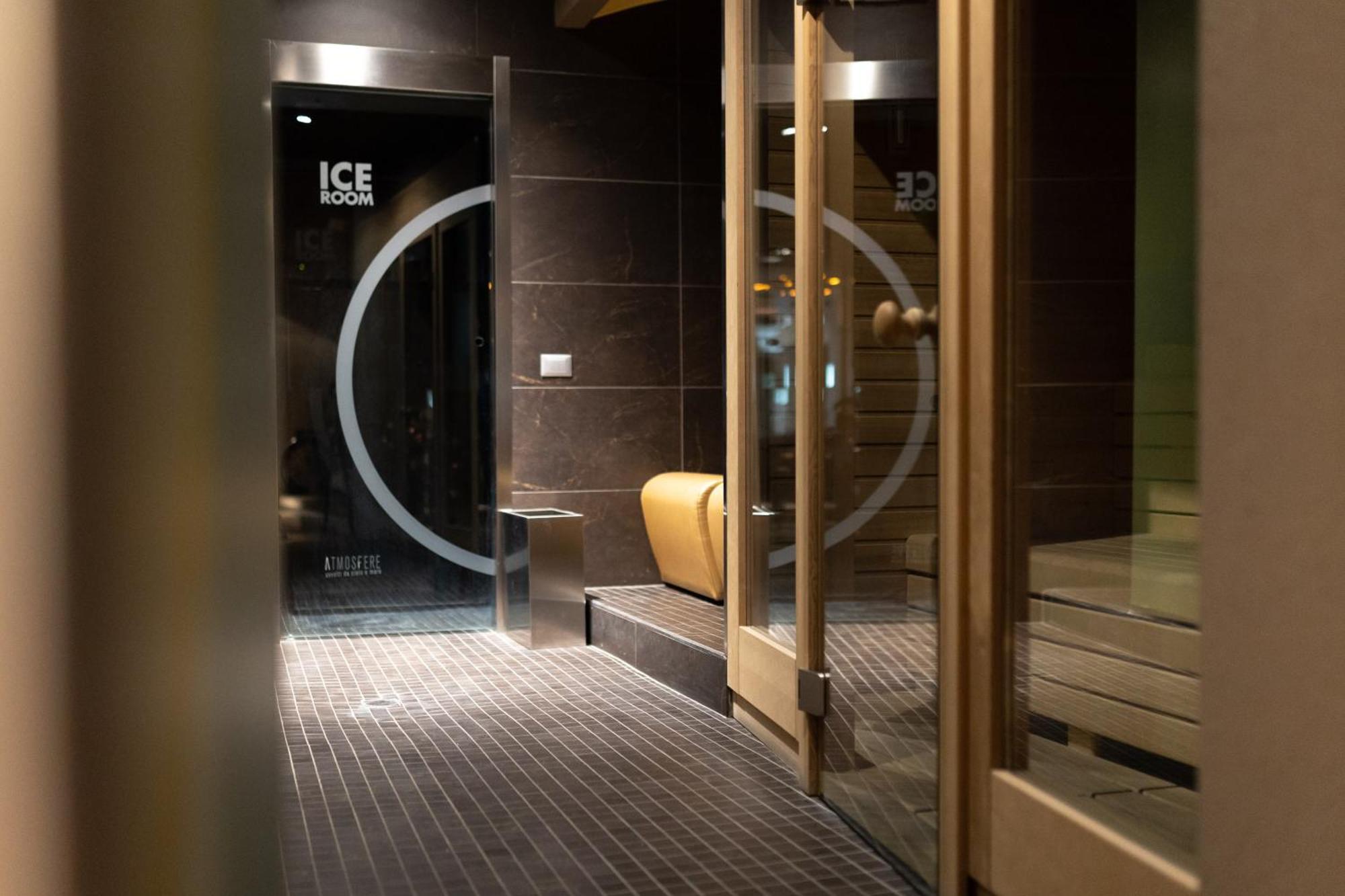 Atmosfere Milano Marittima Hotell Exteriör bild